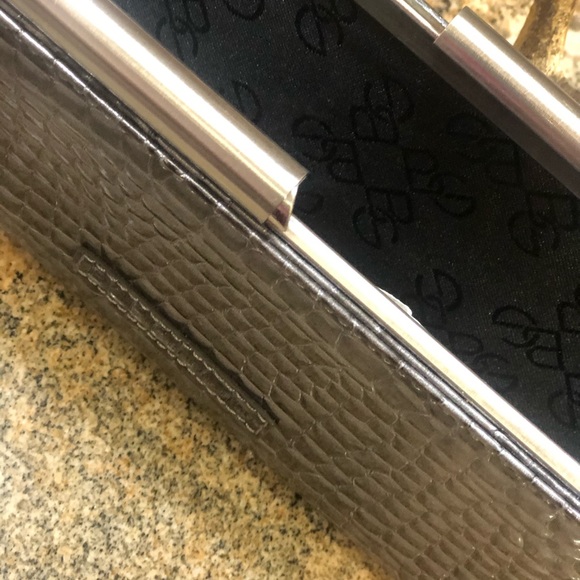 BCBGeneration Clutch - Picture 3 of 4